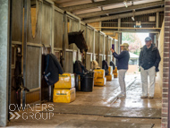 AK021025-106 - Alan King Stable Visit